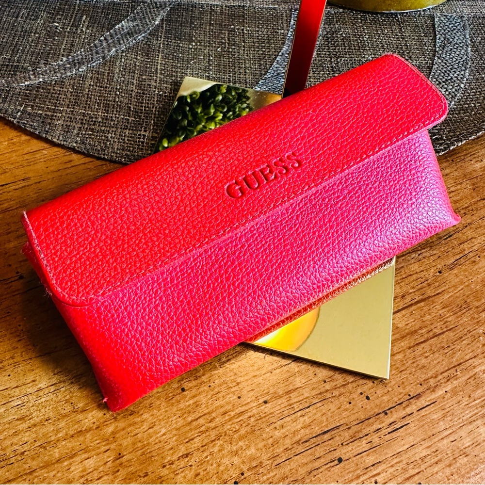 GUESS RED SUNGLASSES OR GLASSES CASE GREAT CONDITION 6.5” W - 3”H - 2”D STYLISH